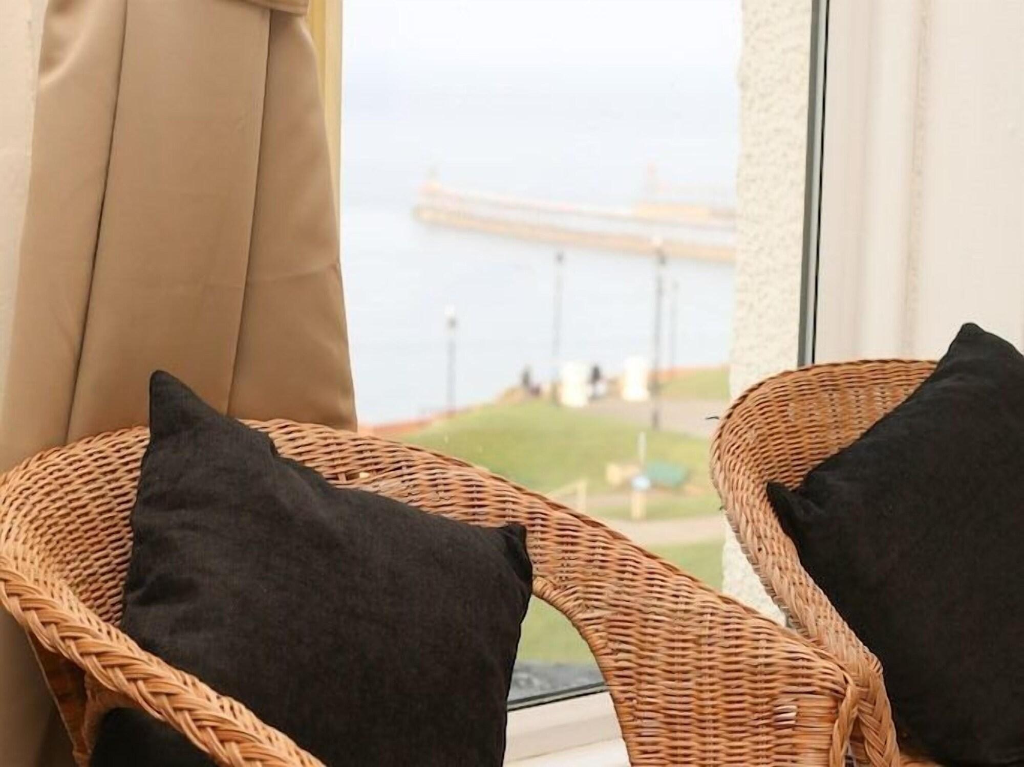 Riviera Guesthouse Вітбі Екстер'єр фото
