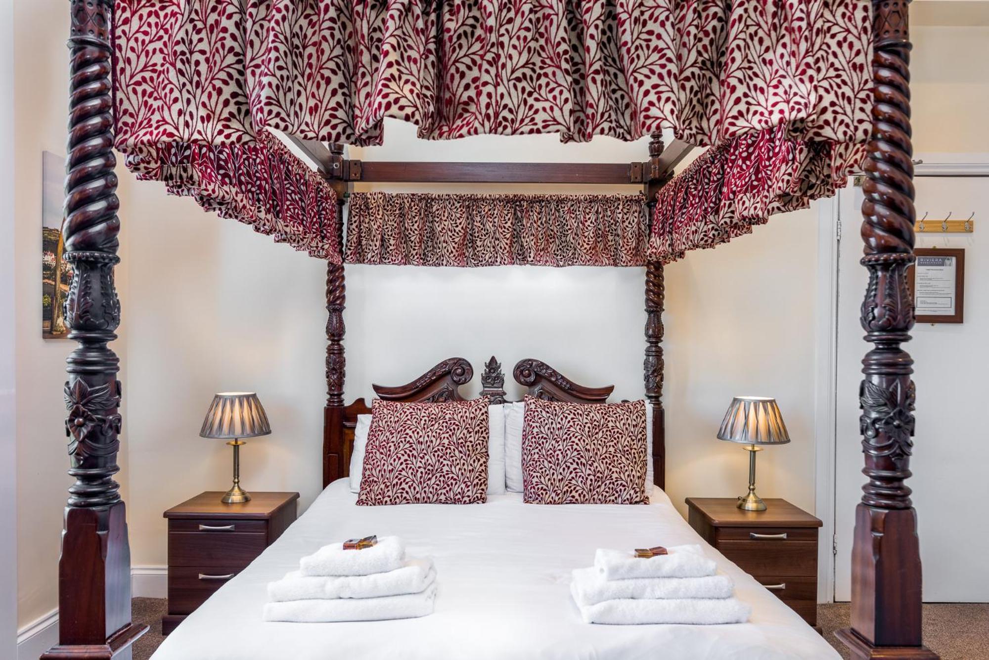 Riviera Guesthouse Вітбі Екстер'єр фото